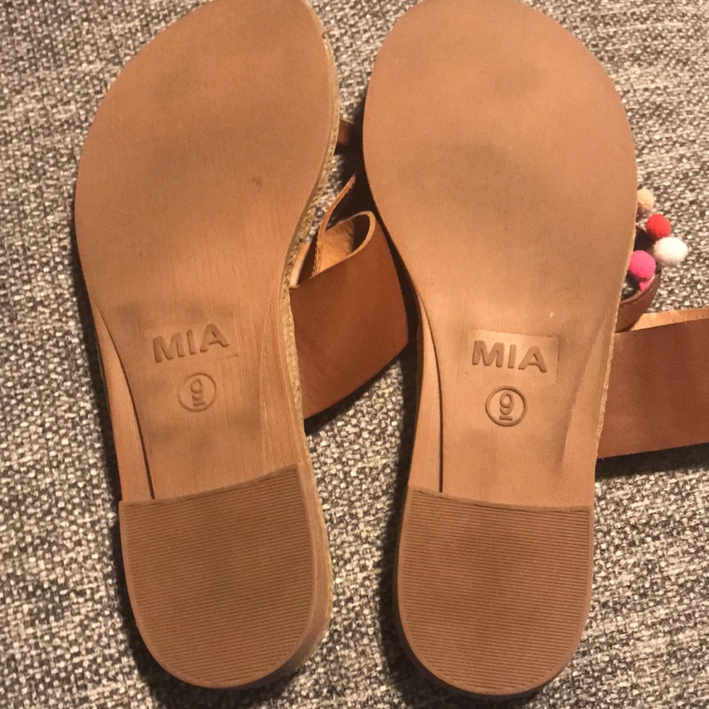 Mia Kelly Sandals - Picture 5 of 6